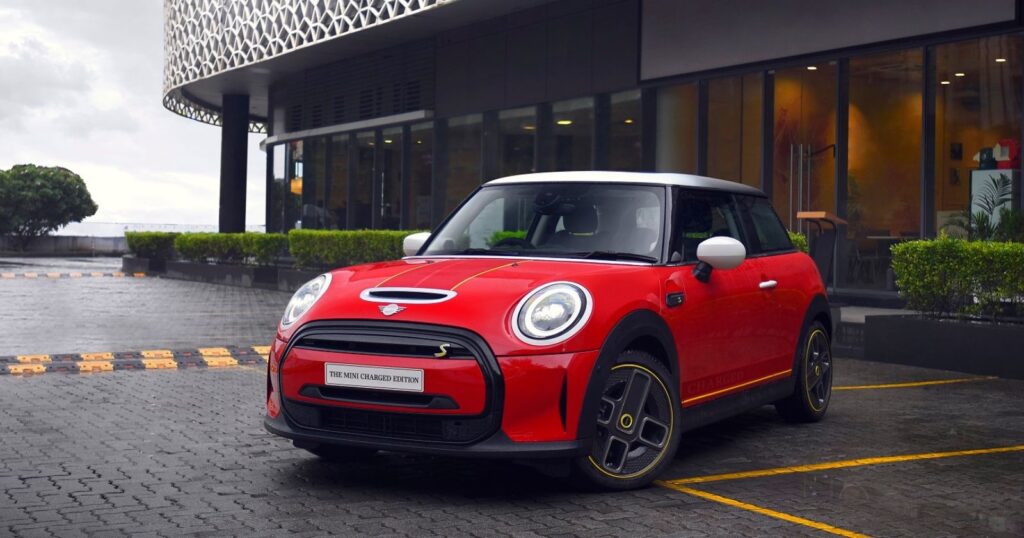 Mini Cooper SE Charged Edition launched in India, prices starts from 55 Lakh