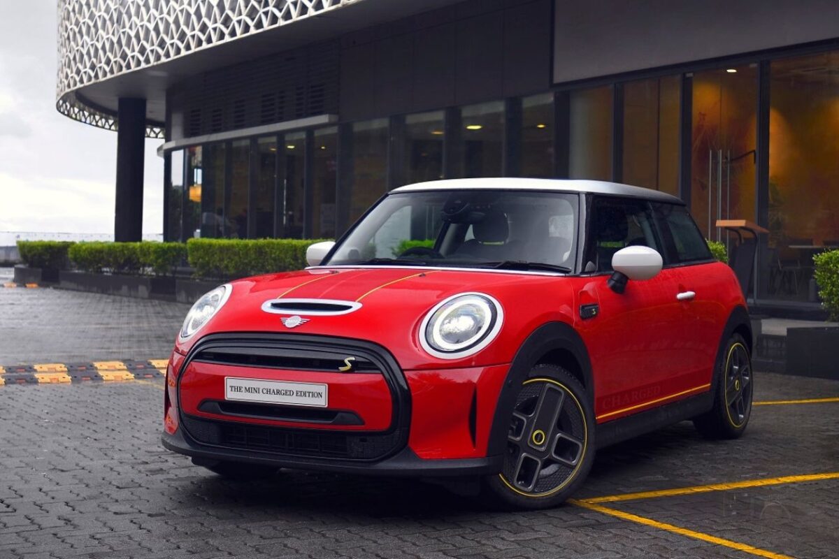 Mini Cooper SE Charged Edition launched in India, prices starts from 55 Lakh